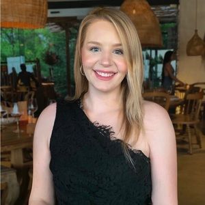 Meet your Posher, Chloe